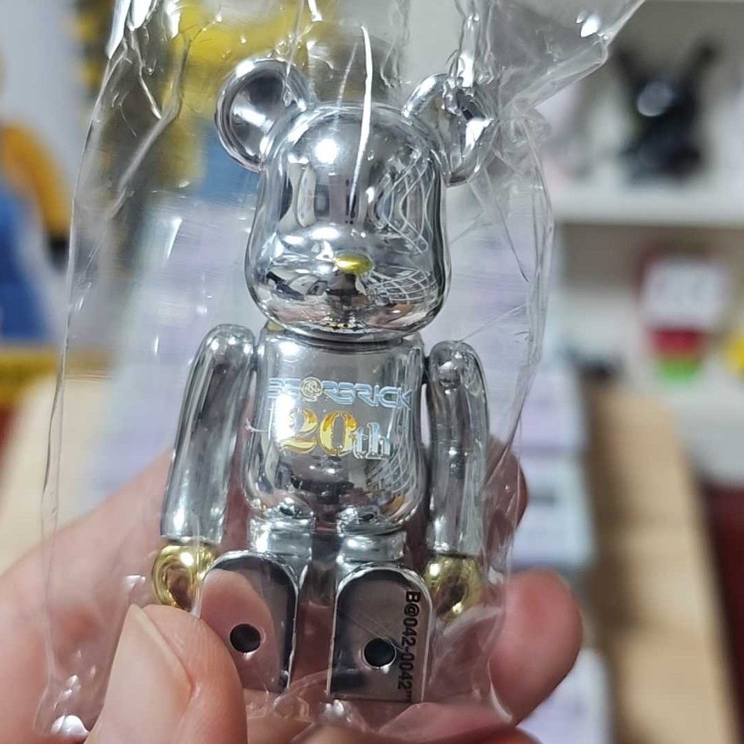 베어브릭 시리즈 42탄 : Medicom Toy 25th Anniversary : SORAYAMA - 아트토이 라이브 커뮤니티, 와이스